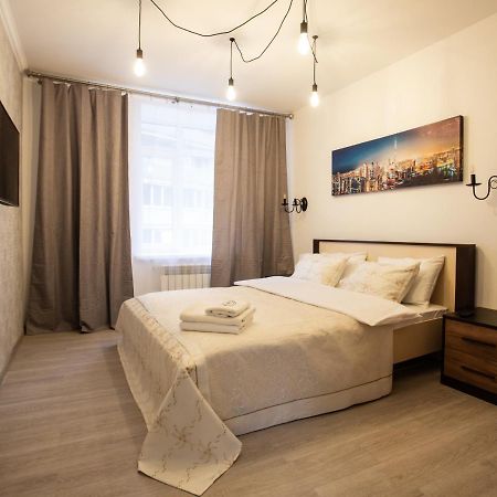 Ultra Lux 3 Rooms Apartment Near Arena City 키예프 외부 사진