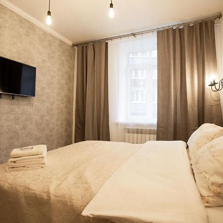 Ultra Lux 3 Rooms Apartment Near Arena City 키예프 외부 사진